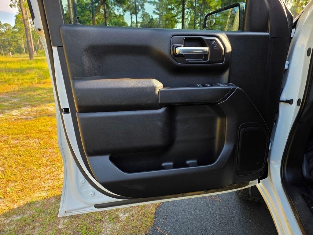 GMC Sierra 1500 4WD Crew Cab 147" Pro 2026