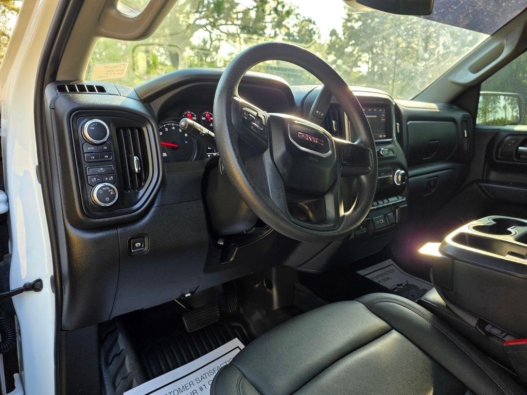 GMC Sierra 1500 4WD Crew Cab 147" Pro 2026
