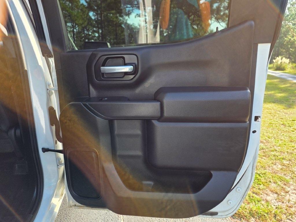 GMC Sierra 1500 4WD Crew Cab 147" Pro 2026