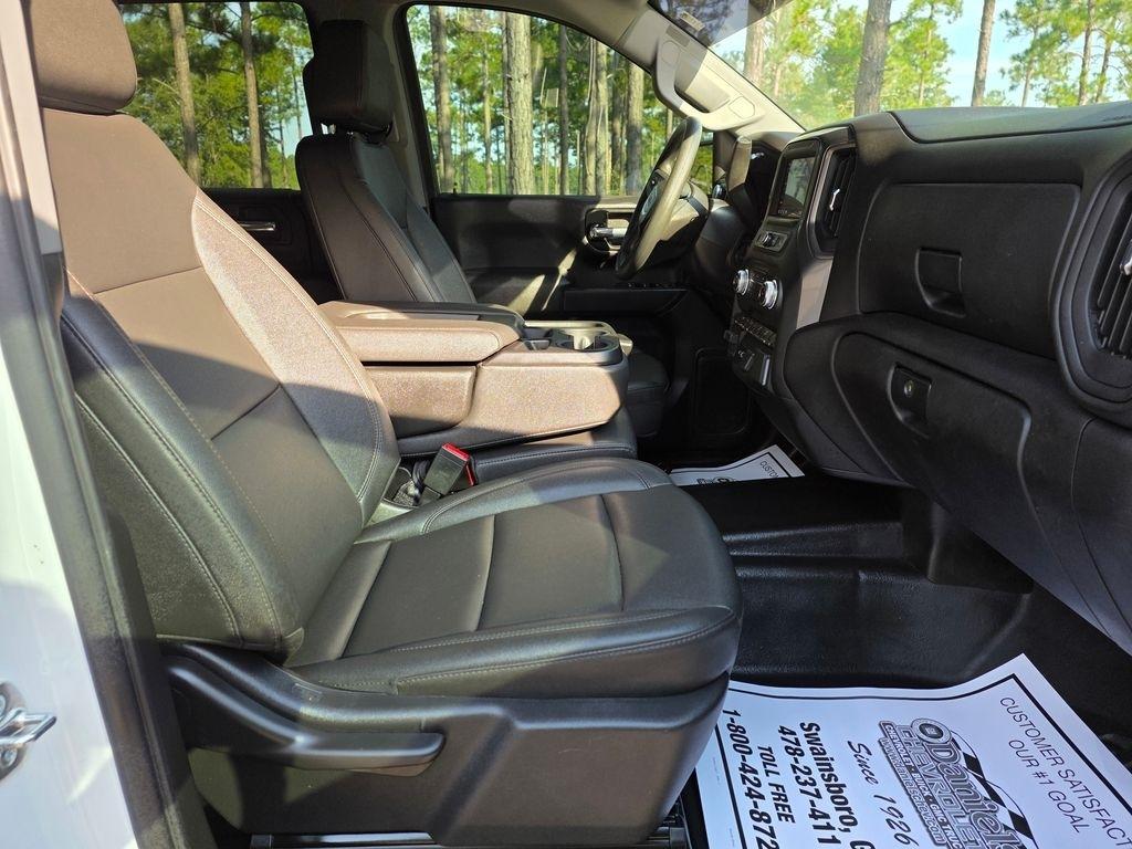 GMC Sierra 1500 4WD Crew Cab 147" Pro 2026