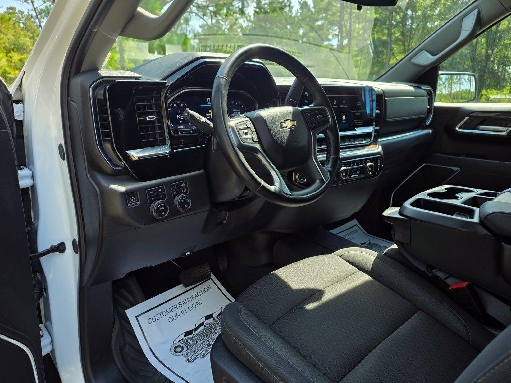 Chevrolet Silverado 1500 4WD Crew Cab 147" LT 2024