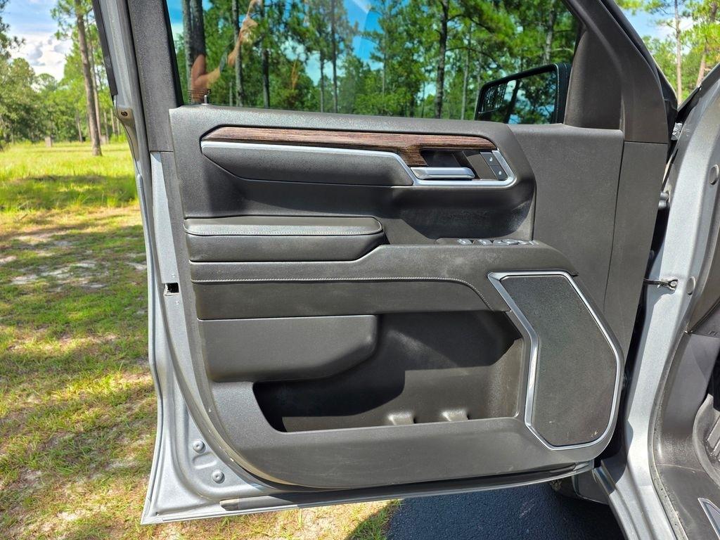 GMC Sierra 1500 4WD Crew Cab 147" Elevation 2024