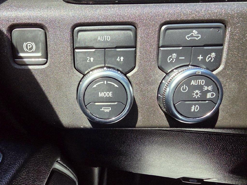 GMC Sierra 1500 4WD Crew Cab 147" Elevation 2024