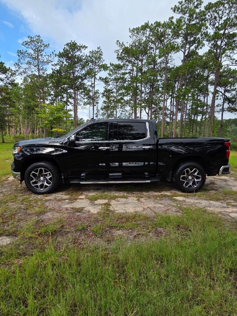 Chevrolet Silverado 1500 4WD Crew Cab 147" LTZ 2024