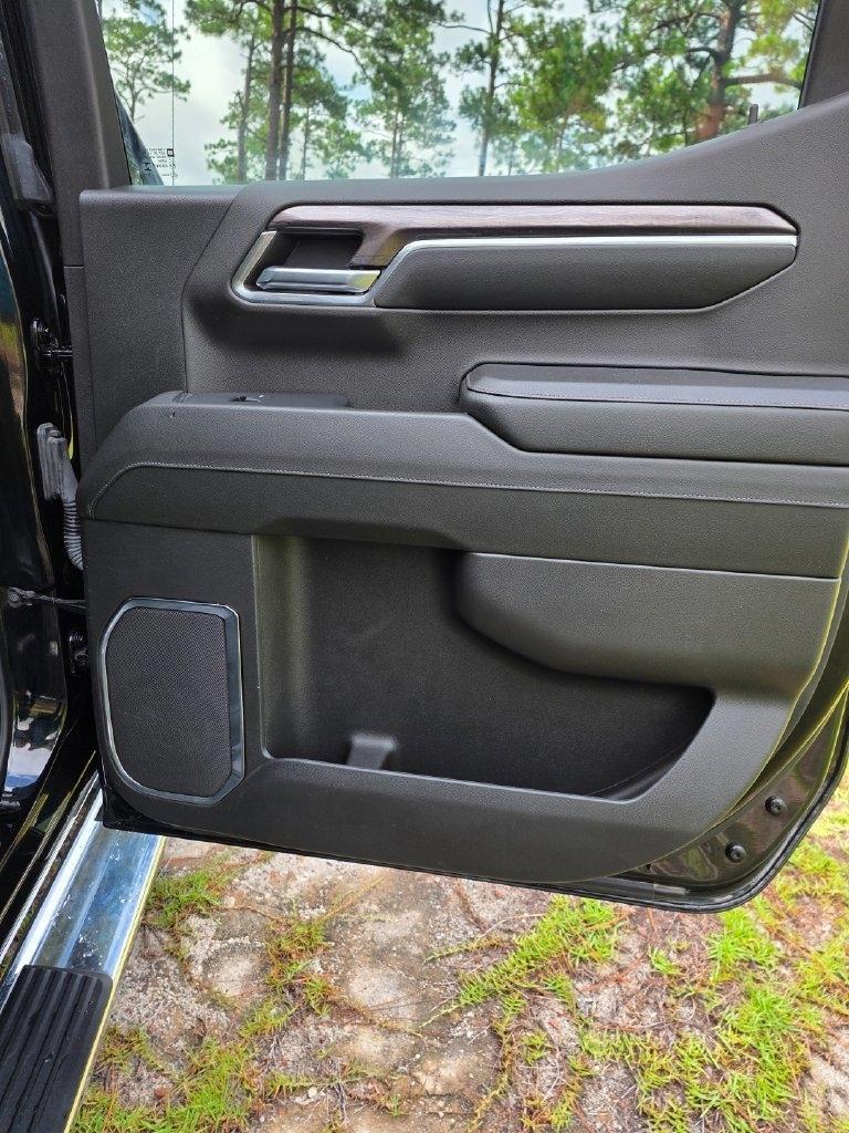 Chevrolet Silverado 1500 4WD Crew Cab 147" LTZ 2024