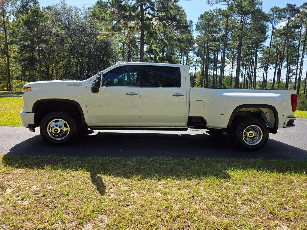 Chevrolet Silverado 3500HD 4WD Crew Cab 172" High Country 2022