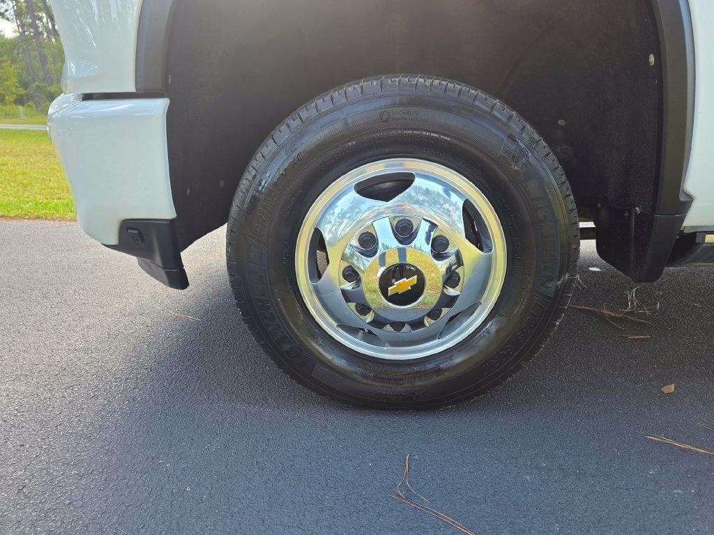 Chevrolet Silverado 3500HD 4WD Crew Cab 172" High Country 2022