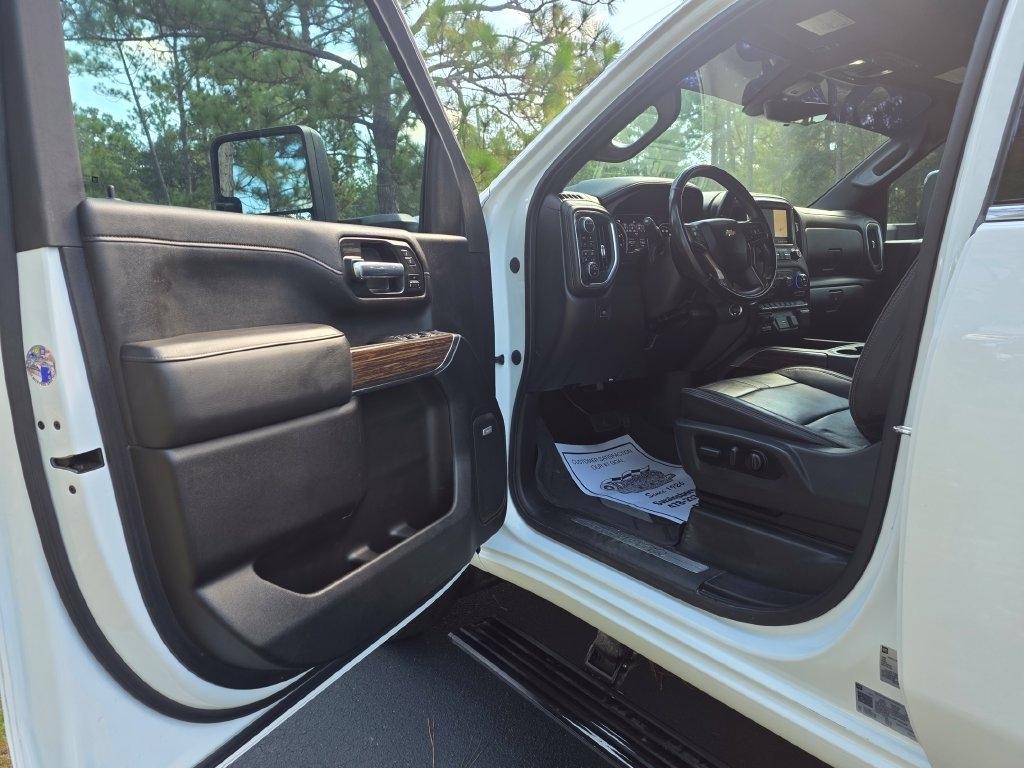 Chevrolet Silverado 3500HD 4WD Crew Cab 172" High Country 2022