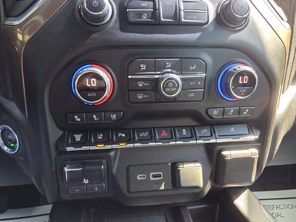 Chevrolet Silverado 3500HD 4WD Crew Cab 172" High Country 2022