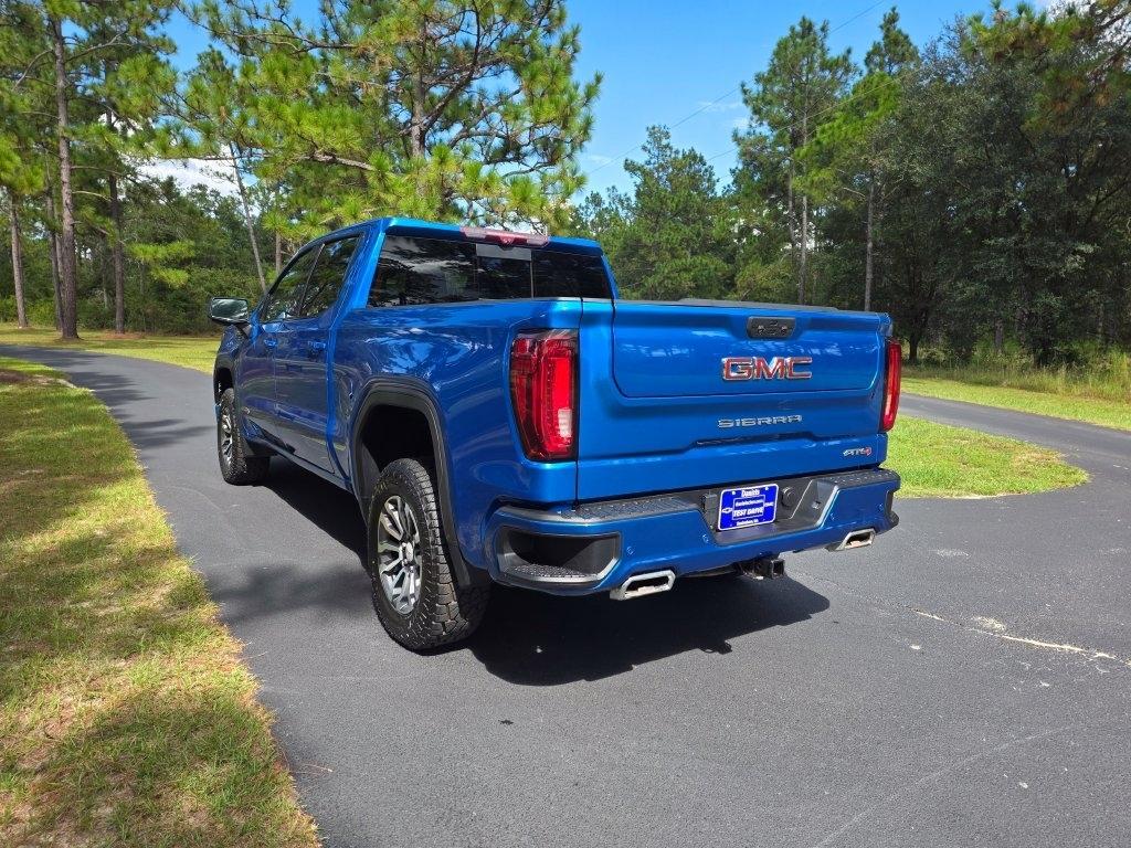 GMC Sierra 1500 4WD Crew Cab 147" AT4 2022