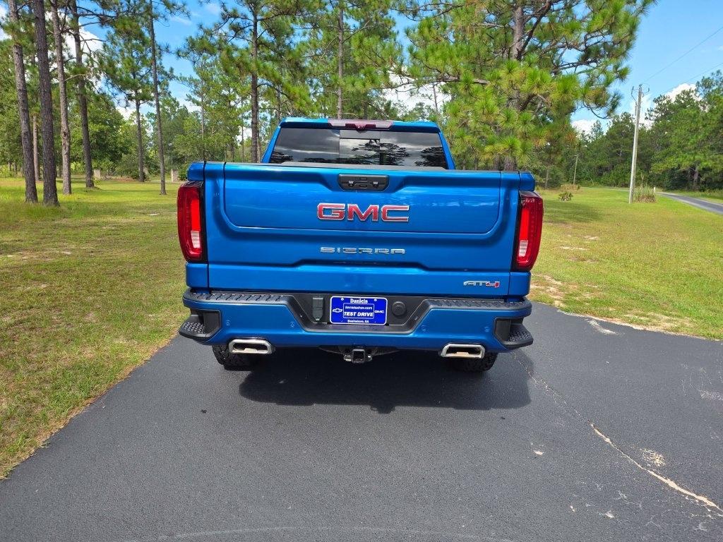 GMC Sierra 1500 4WD Crew Cab 147" AT4 2022