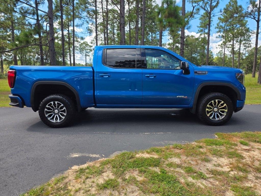 GMC Sierra 1500 4WD Crew Cab 147" AT4 2022