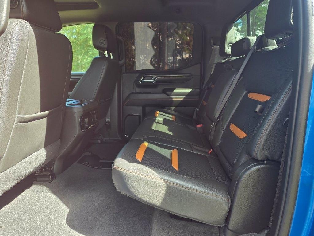 GMC Sierra 1500 4WD Crew Cab 147" AT4 2022
