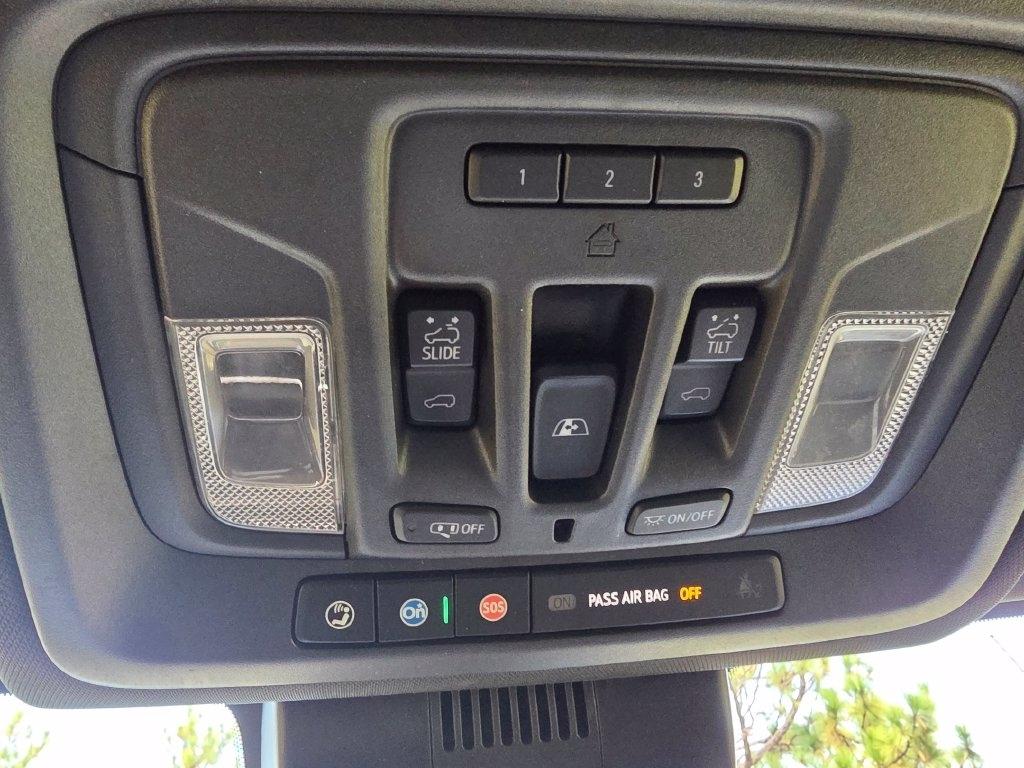 GMC Sierra 1500 4WD Crew Cab 147" AT4 2022