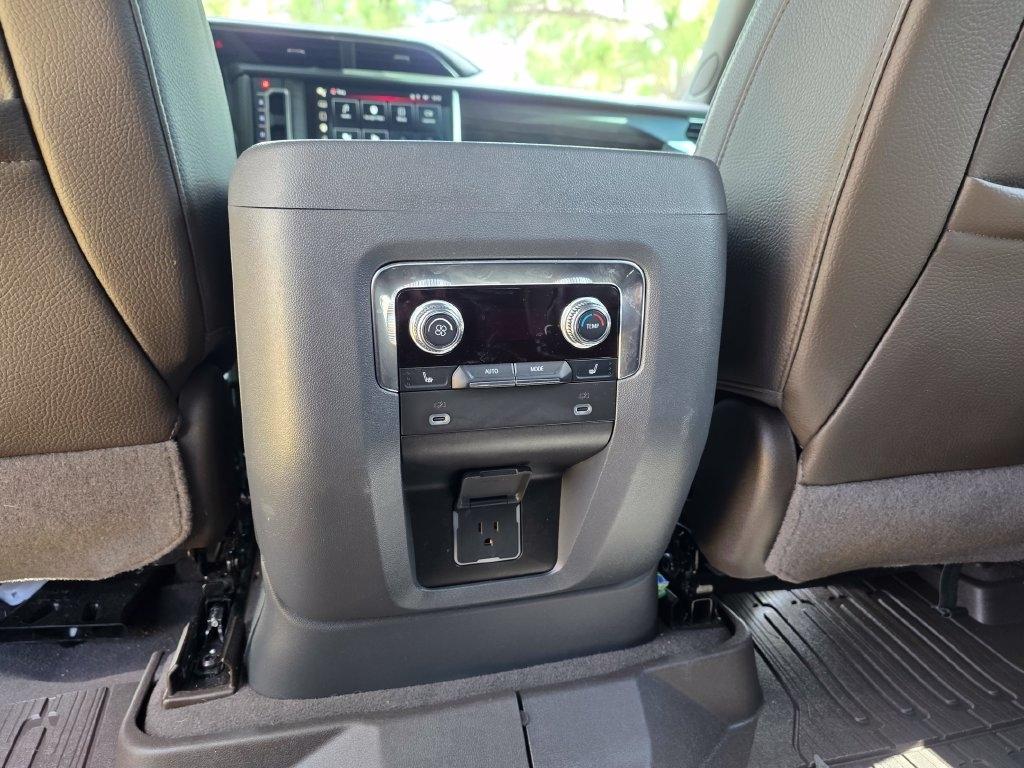 GMC Yukon 4WD 4dr Denali 2022