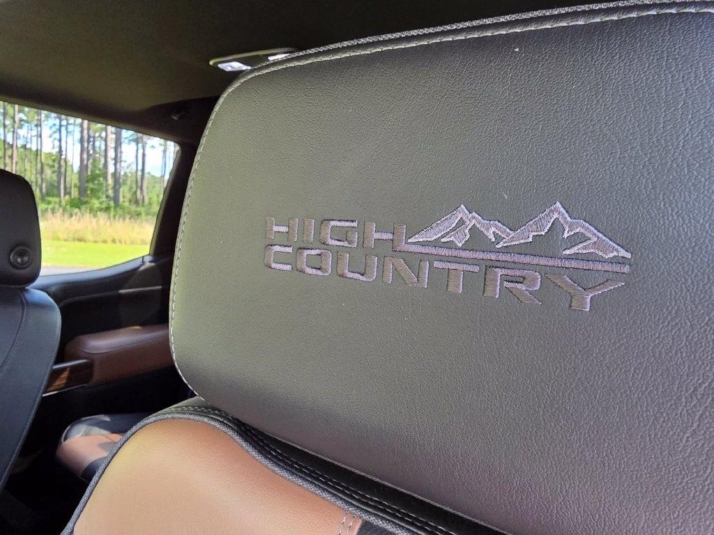 Chevrolet Silverado 1500 4WD Crew Cab 147" High Country 2021