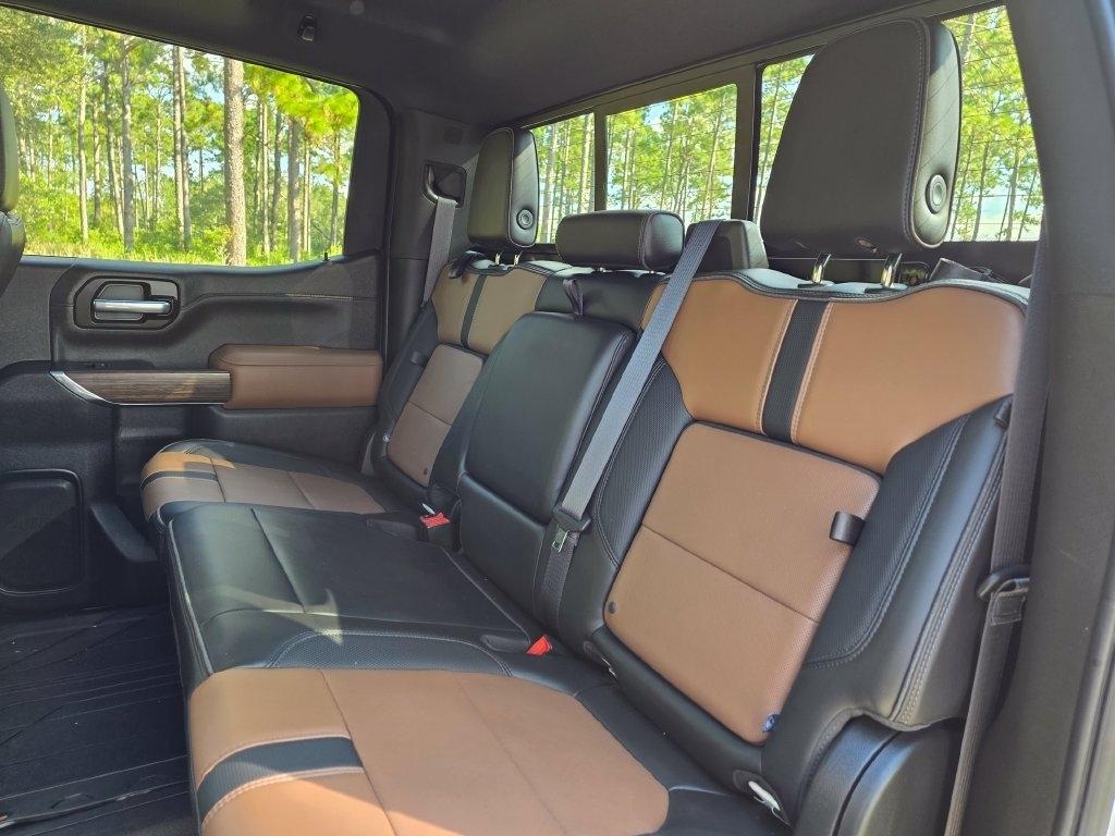 Chevrolet Silverado 1500 4WD Crew Cab 147" High Country 2021