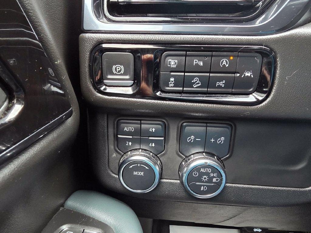 GMC Yukon 4WD 4dr AT4 2025