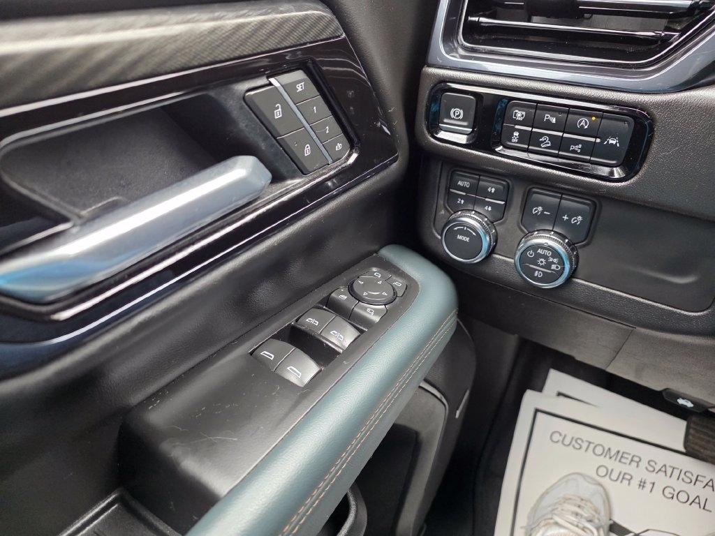 GMC Yukon 4WD 4dr AT4 2025