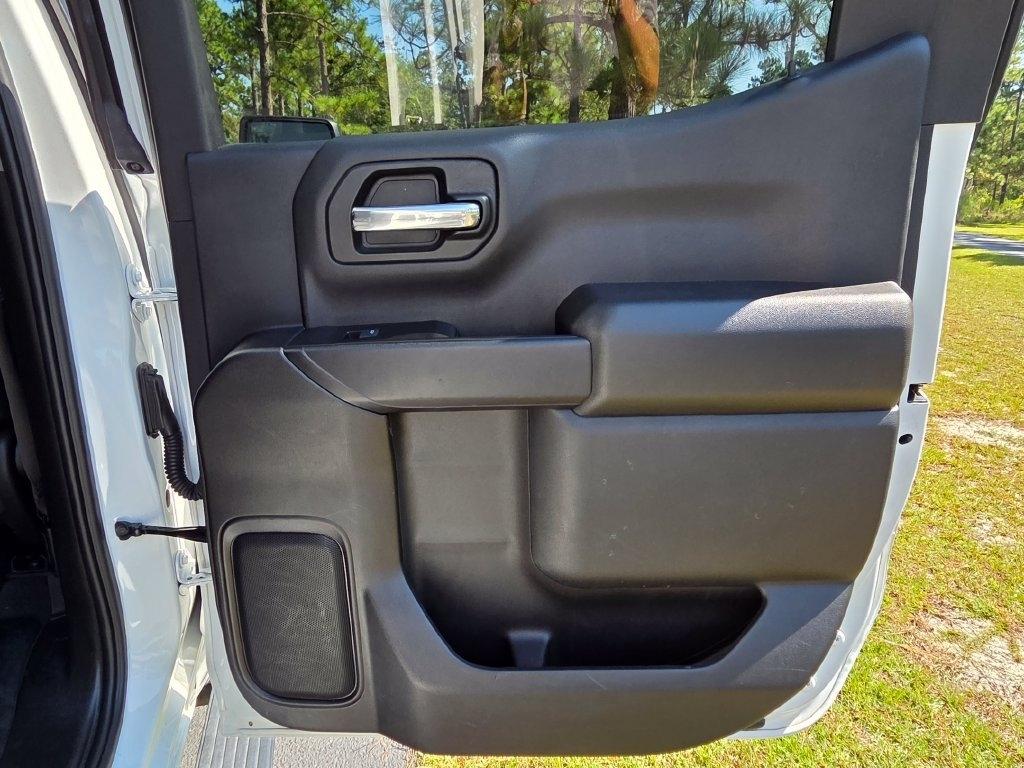 Chevrolet Silverado 1500 2WD Crew Cab 147" Custom 2024