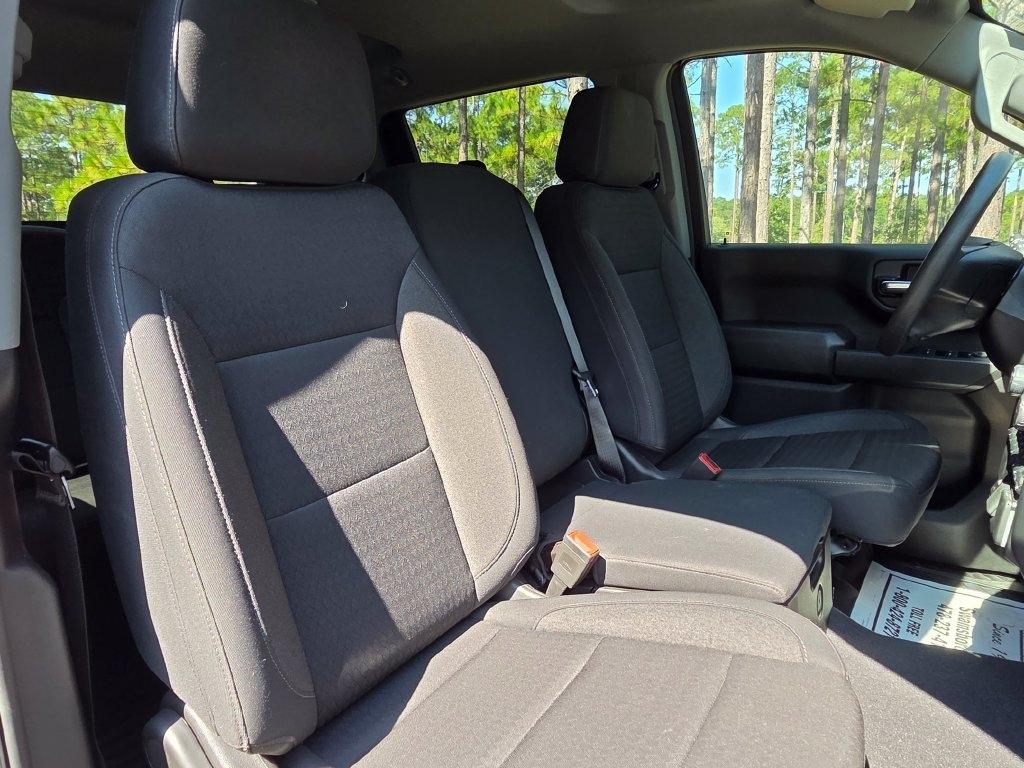 Chevrolet Silverado 1500 2WD Crew Cab 147" Custom 2024