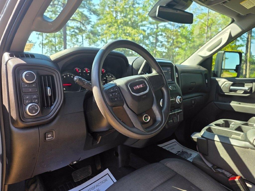 GMC Sierra 2500HD 4WD Crew Cab 159" Pro 2024