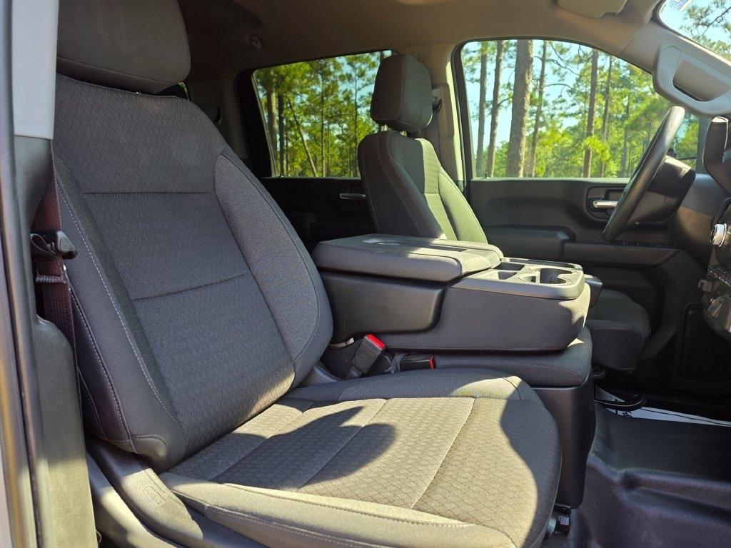 GMC Sierra 2500HD 4WD Crew Cab 159" Pro 2024