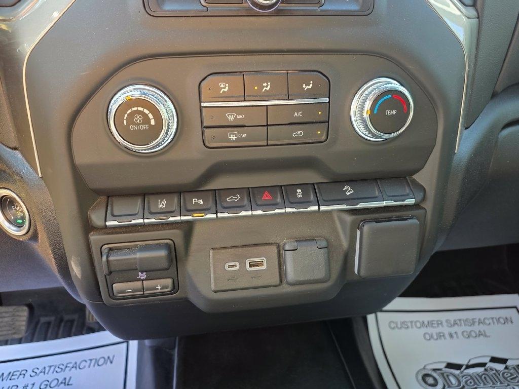 GMC Sierra 2500HD 4WD Crew Cab 159" Pro 2024