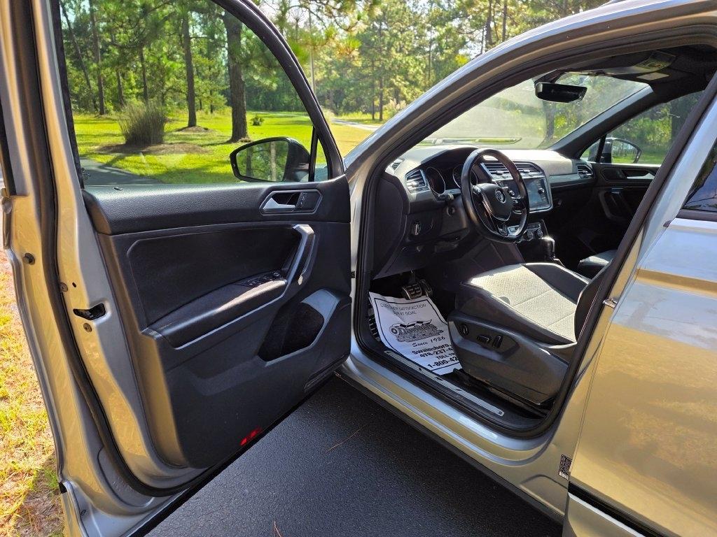 Volkswagen Tiguan 2.0T SE R-Line Black FWD 2021