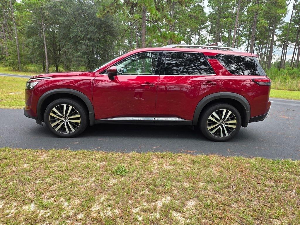 Nissan Pathfinder Platinum 2WD 2024