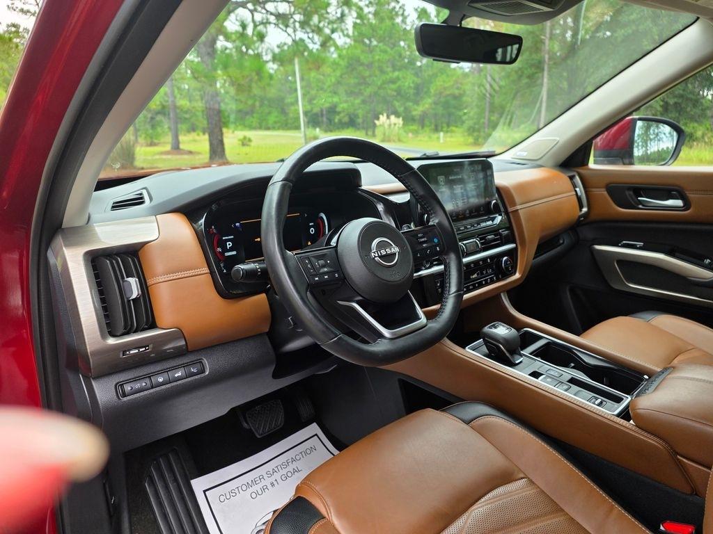 Nissan Pathfinder Platinum 2WD 2024