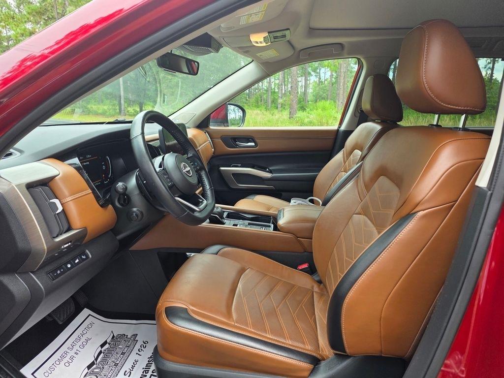Nissan Pathfinder Platinum 2WD 2024
