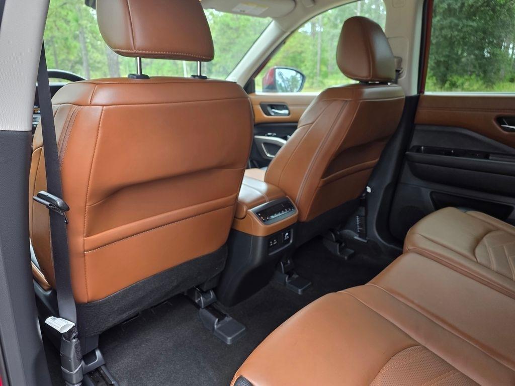 Nissan Pathfinder Platinum 2WD 2024