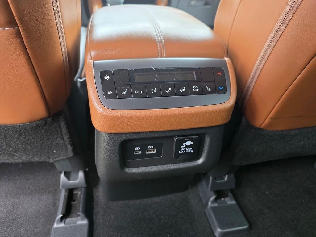 Nissan Pathfinder Platinum 2WD 2024