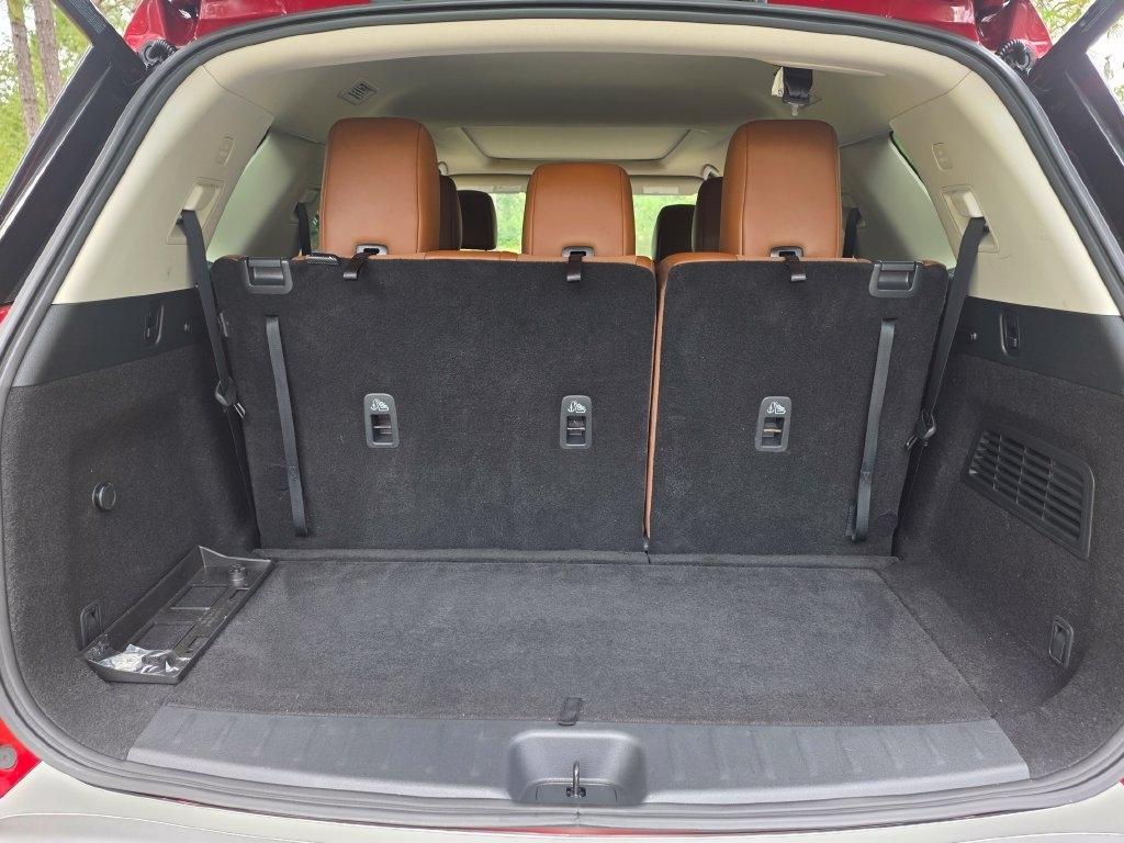 Nissan Pathfinder Platinum 2WD 2024