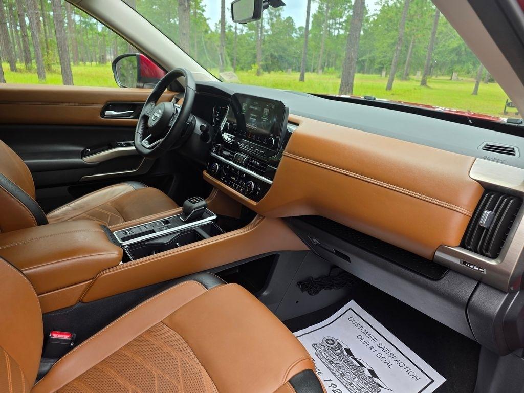 Nissan Pathfinder Platinum 2WD 2024