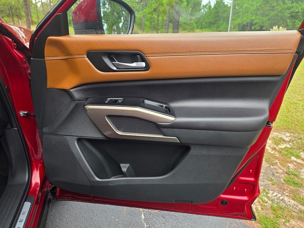 Nissan Pathfinder Platinum 2WD 2024