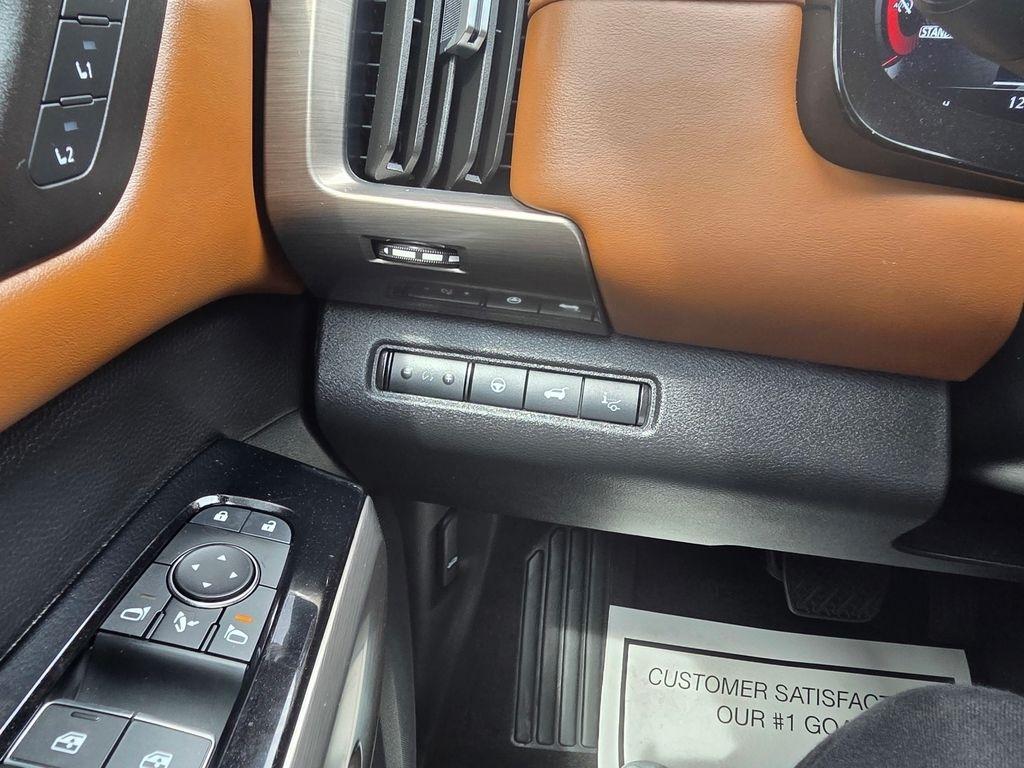 Nissan Pathfinder Platinum 2WD 2024