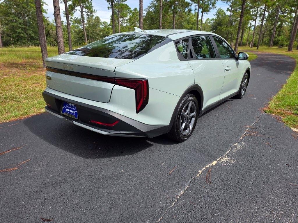 Kia K4 LXS FWD 2025