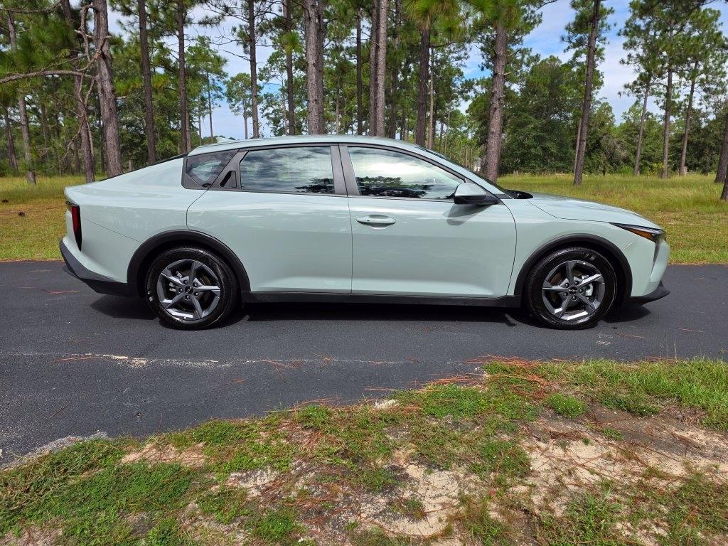 Kia K4 LXS FWD 2025