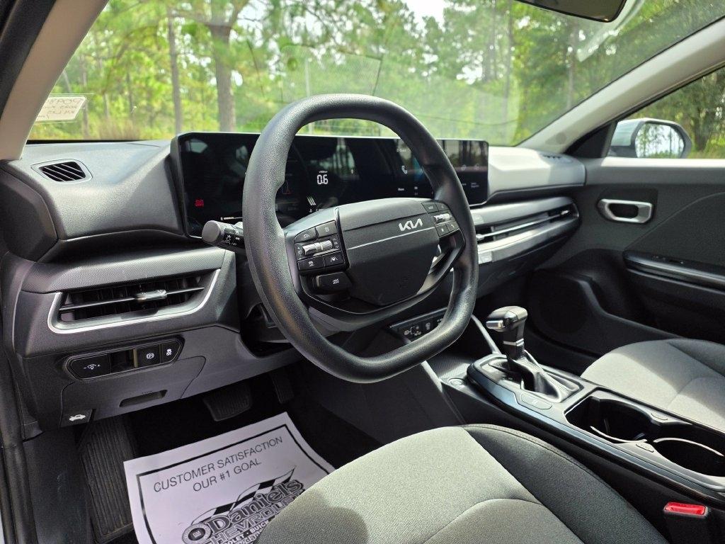 Kia K4 LXS FWD 2025