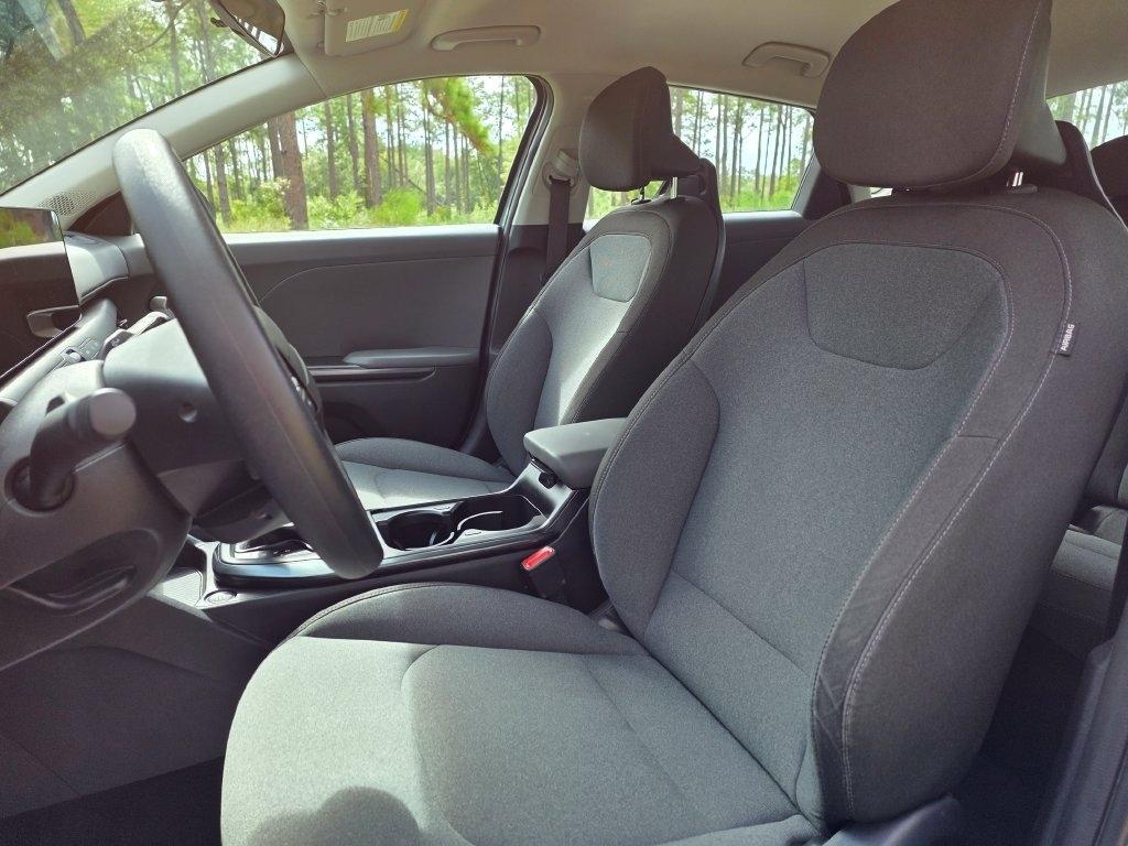 Kia K4 LXS FWD 2025