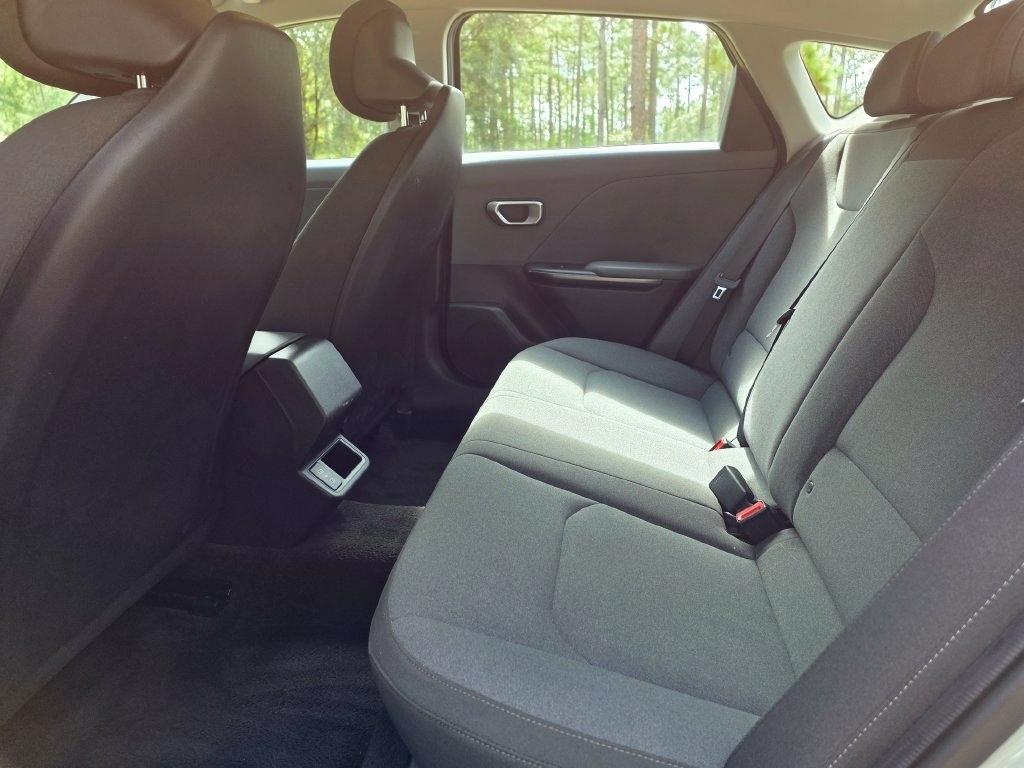 Kia K4 LXS FWD 2025