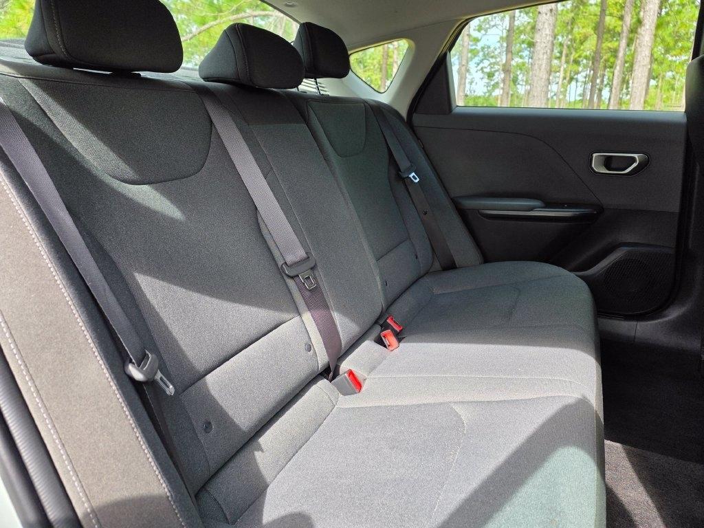 Kia K4 LXS FWD 2025