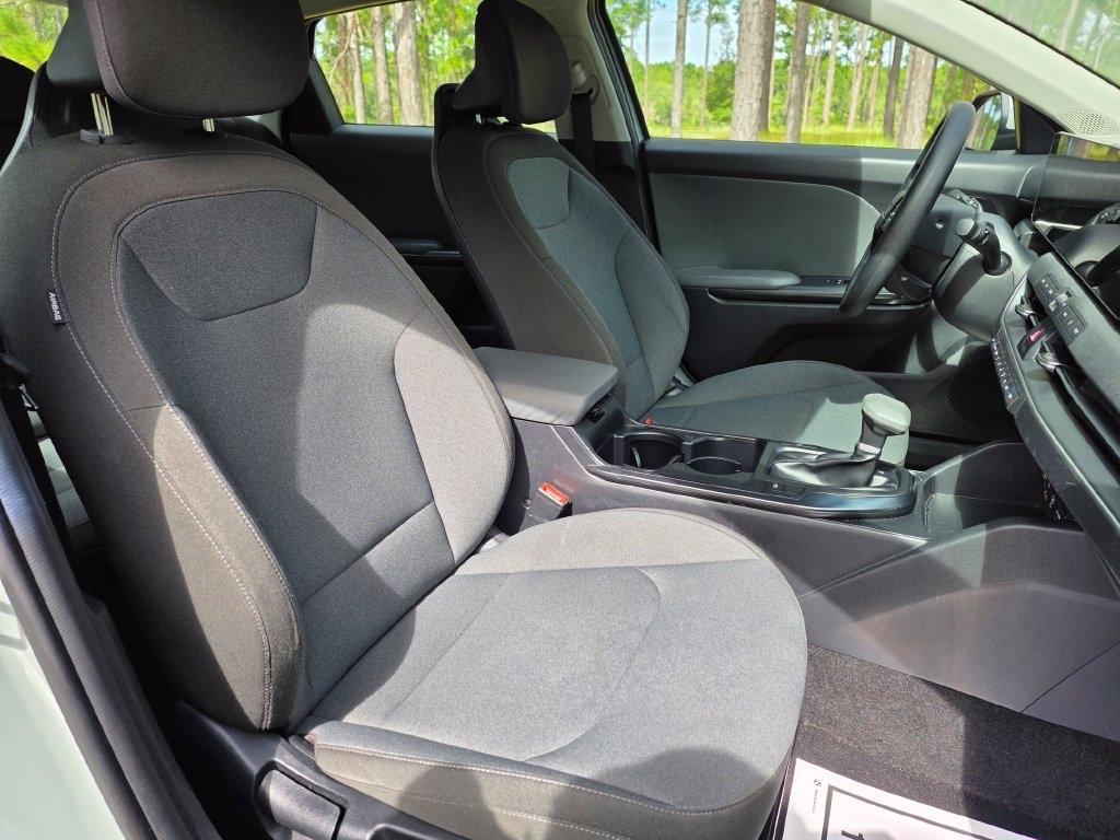 Kia K4 LXS FWD 2025