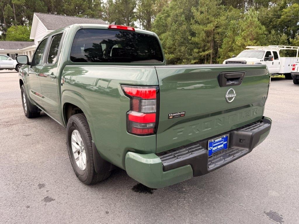 Nissan Frontier Crew Cab 4x2 SV 2024