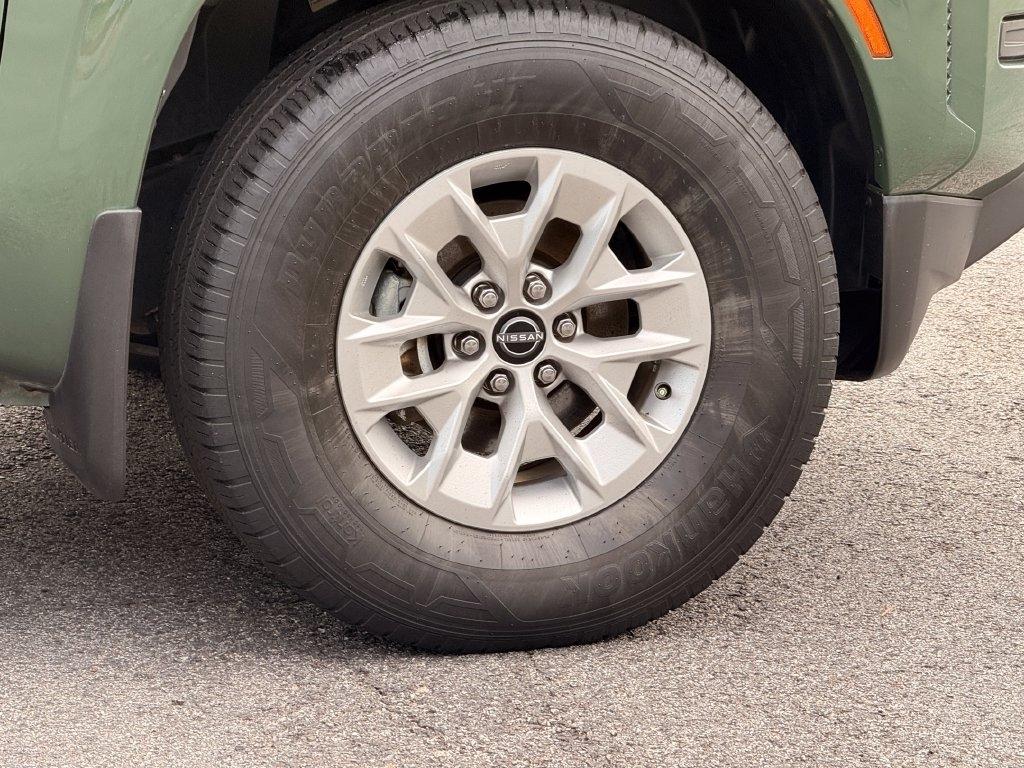 Nissan Frontier Crew Cab 4x2 SV 2024