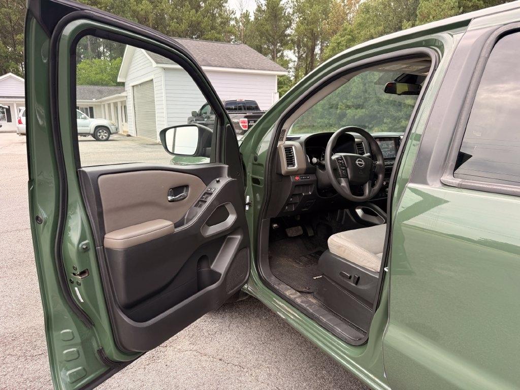 Nissan Frontier Crew Cab 4x2 SV 2024