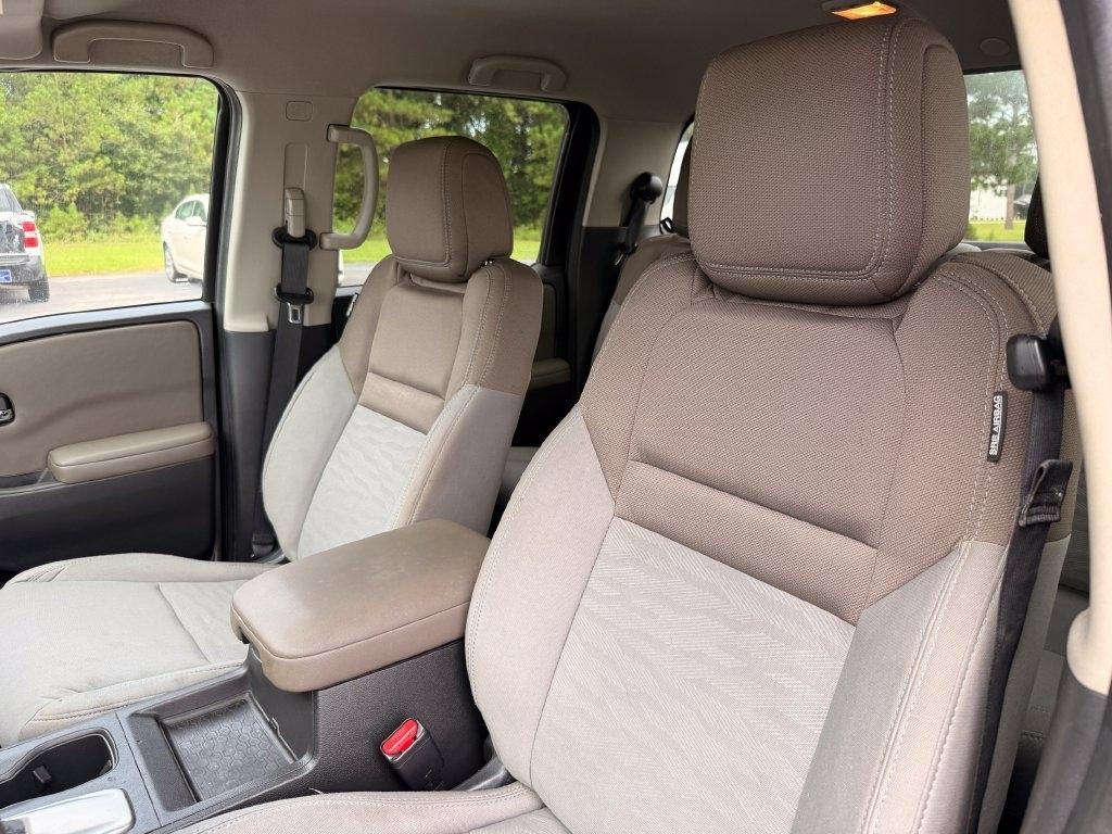 Nissan Frontier Crew Cab 4x2 SV 2024