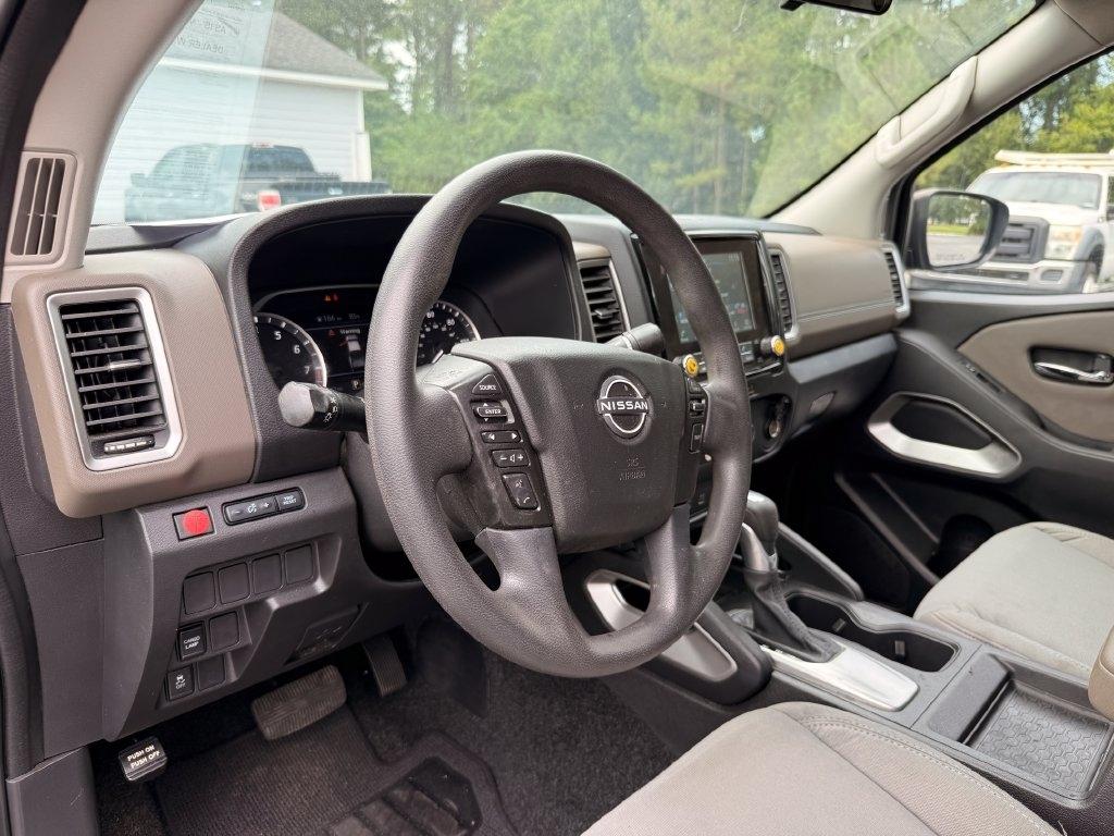 Nissan Frontier Crew Cab 4x2 SV 2024